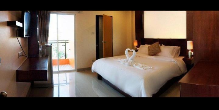 Lucky Inn Residency Патая Стая снимка